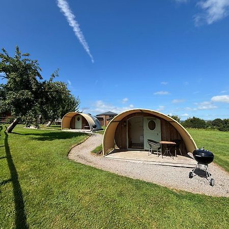 Middlewick Holiday Cottages กลาสตันเบอรี ภายนอก รูปภาพ