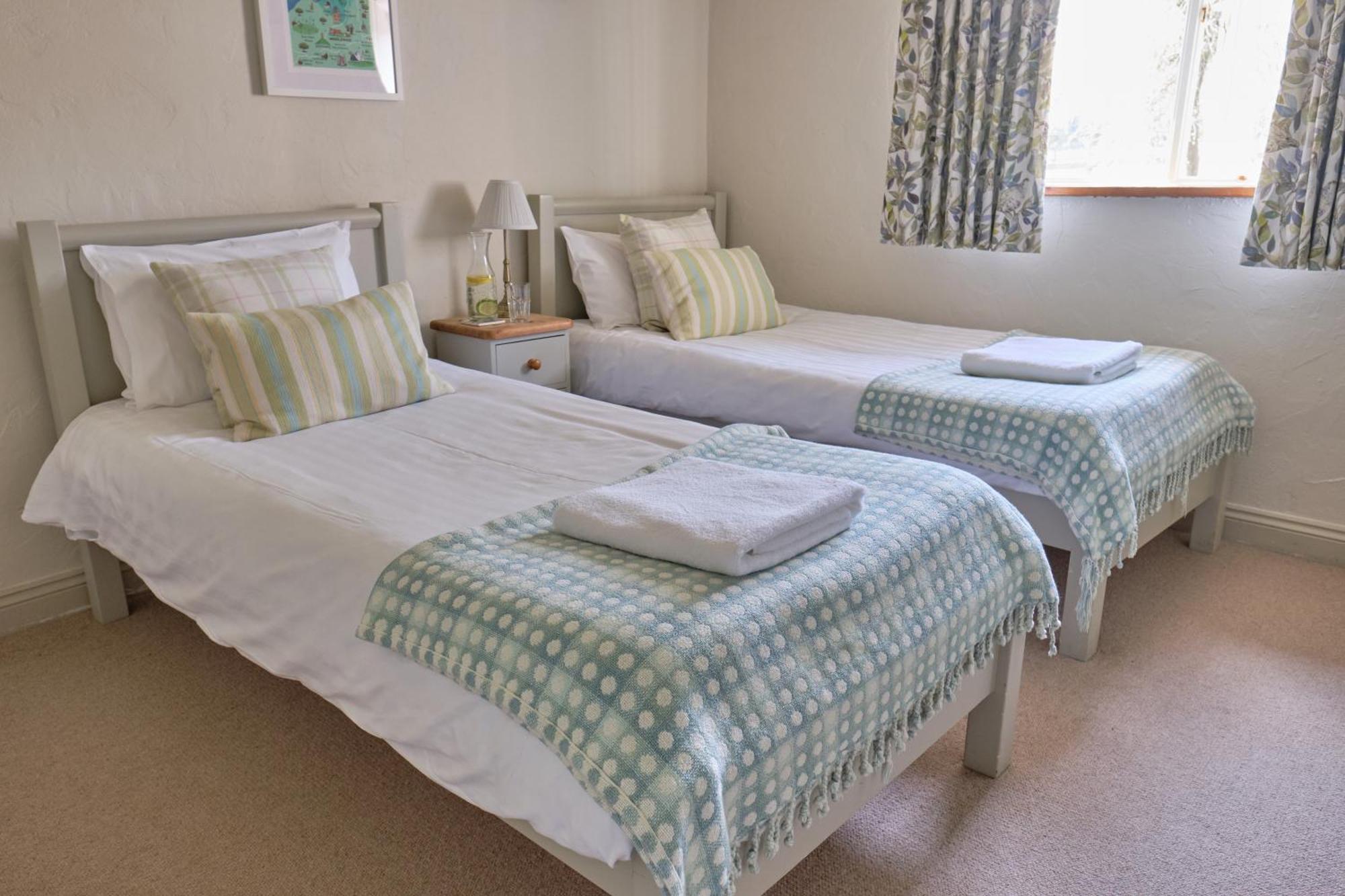 Middlewick Holiday Cottages กลาสตันเบอรี ภายนอก รูปภาพ
